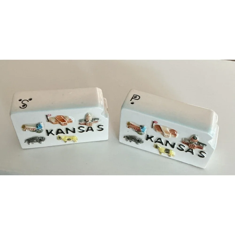 Vintage Kansas State Shaped Salt And Pepper Souvenir Set From The 1950's